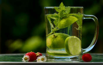 Detox lemon water